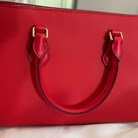 Michael Kors Sheila Medium Satchel in Bright Red, Brand New with Tags - Picture 3 of 7